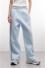 Джоггеры с широкими боковыми вставками артикул 154012329
