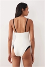 Однотонный купальник артикул 153251882