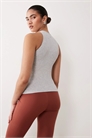 Легкая майка для беременных с ребристой отделкой, встроенным бюстгальтером и съемными вставками артикул 151335351