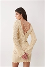 Мини-платье с длинными рукавами и вязаной отделкой на талии артикул 151865792