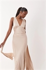 Макси-платье для подружки невесты из атласа с V-образным вырезом, шнуровкой и шарфом артикул 154078322