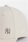 Кепка NY Yankees 9forty с металлическим значком артикул 154894925