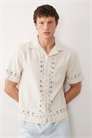 Рубашка с короткими рукавами из смеси хлопка и льна с вышитым узором артикул 155637492