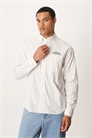 Рубашка в стиле преппи с длинными рукавами и принтом на груди артикул 150664247