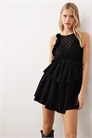 Мини-платье без рукавов с оборками артикул 145575251
