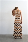 Макси-платье из трикотажа с шевронным узором артикул 151485161
