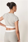 Короткий топ с ребристой отделкой артикул 140889708
