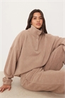 Свитшот из микрофлиса с объемным воротником артикул 147265414