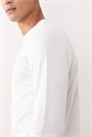 Футболка с длинным рукавом из плотной ткани артикул 152898569