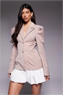 Блейзер с затянутой талией и двухслойное мини-платье артикул 151999111