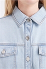 Простая джинсовая рубашка с длинными рукавами артикул 150564572