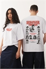 X Унисекс-футболка оверсайз «Очень странные дела» с принтом персонажа на спине артикул 151781866