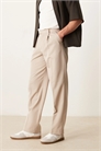Стильные брюки с широкими брючинами и складкой спереди артикул 135351464