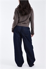 Джинсы с расклешенными штанинами артикул 152591715