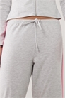 Джоггеры длины «капри» с контрастной розовой полоской co-ord артикул 156379219