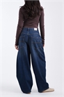 Коллекция Circular Design: джинсы-баллон XL артикул 149591095