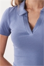 Приталенная поло с ребристой отделкой и пико-краем артикул 152427916