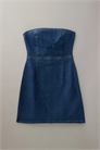 Мини-платье-бандо из денима артикул 153818697