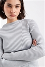 Свитер с высоким воротником и ребристой вставкой артикул 151529009