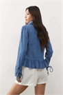 Джинсовая блузка с длинными рукавами, завязкой спереди и баской по низу артикул 141863023