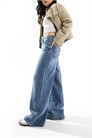 Джинсы с широкими брючинами артикул 133219080