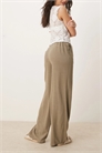 Брюки свободного кроя с прямыми брючинами из льна артикул 139958202