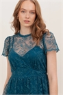 Мини-платье с коротким рукавом из цветочного кружева артикул 154896192