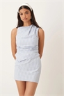 Мини-платье с V-образным вырезом артикул 148714912