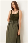 Летнее платье средней длины с сборками на груди из смешанной хлопковой ткани артикул 147787409