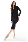 Женское платье средней длины с ребристым низом и длинными рукавами артикул 139881049