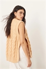 Безрукавный свитер с узором «коса» и завязками артикул 138903194