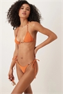 Бикини-трусики Leyna с завязками по бокам и рюшами артикул 148002910