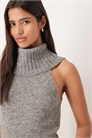 Толстовязеная вязаная майка с высоким воротником артикул 151526292