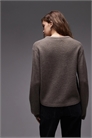 Свитер из сверхмягкой смеси шерсти альпаки с широкими рукавами артикул 149319281
