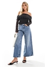 Джинсы свободного кроя с широкими брючинами артикул 149593766