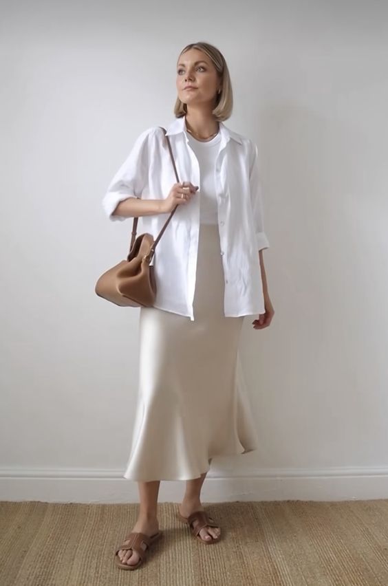 Короткая белая юбка: преобразит любой гардероб